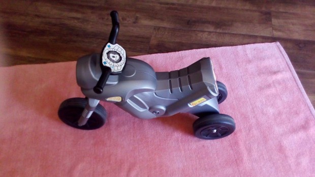 Műanyag kis motor eladó