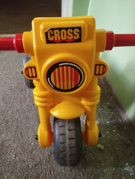 Műanyag kis motor eladó