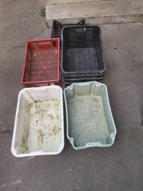 M�anyag l�da �s rekesz 5db egyben 