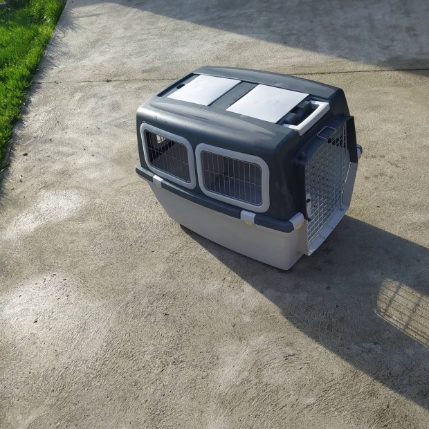 Müanyag nagyméretű kutya szállito box