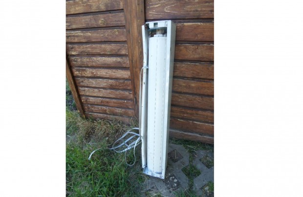Műanyag redőny 900x2100-as erkélyajtóhoz olcsón eladó!