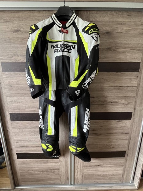 Mugen Race bőrruha