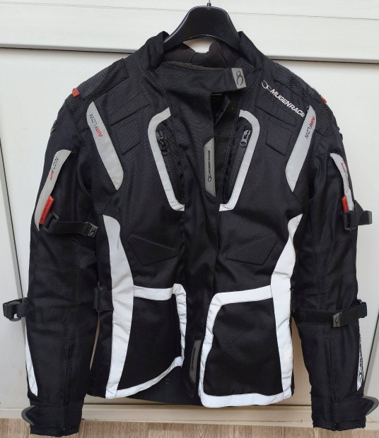 Mugenrace motoros kab�t n�i elad�