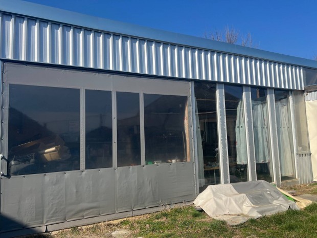 Muhely/konnyuszerkezetes