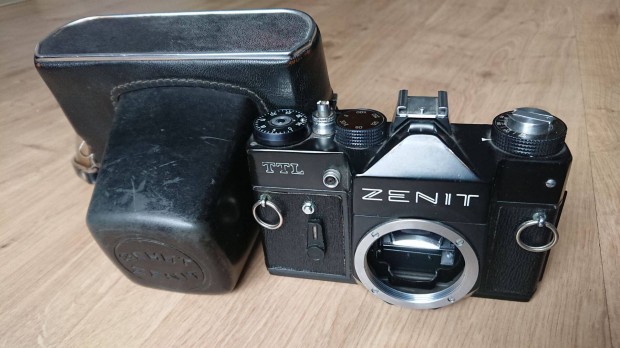 Működő Zenit TTL fénymérő fényképezőgép váz kamera ház fényképező +tok