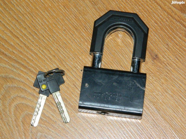 Mul-T-Lock Hardened Biztons�gi Z�r
