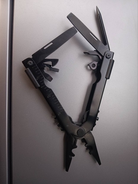 Multi fogó, multitool, multi szerszám.