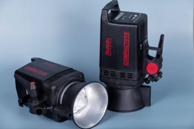 Multiblitz Compactlite 2 db műtermi vaku egyben. Áralatt