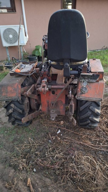 Multicr motoros kistraktor