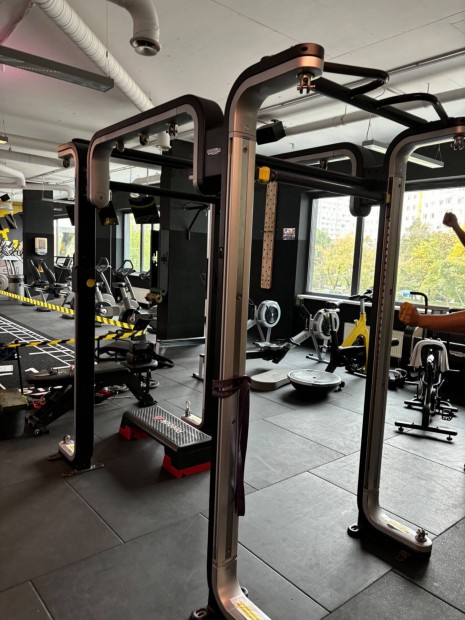 Multifunkcionlis fitnesztorony Technogym Omnia