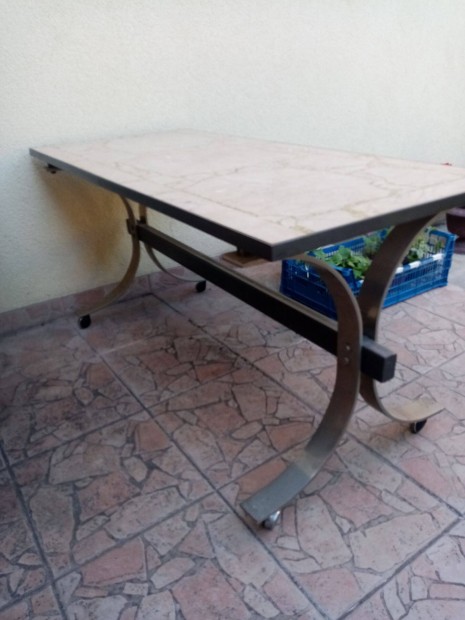 Műmárvány asztal 110x50cm 54cm magas fémvázas keretben eladó