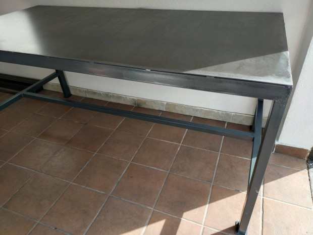Munkaasztal (satupad, szerelasztal) 2000x1000x900 mret, 60x40-es