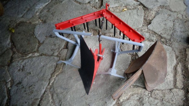 Munkaeszk�z�k kerti traktorhoz