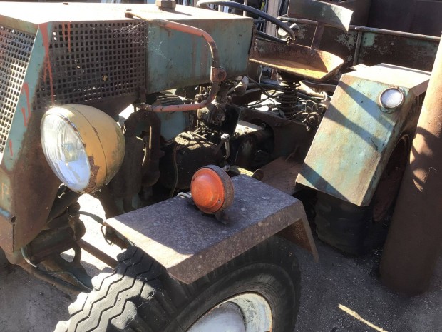 Munkagp, kistraktor Pannnia motorral + utnfut s magast