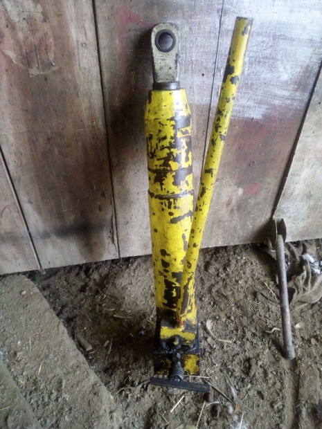 Munkahenger zsir�f emel�