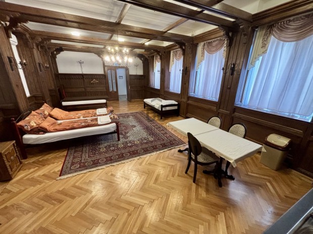 Munk�ssz�ll�t vagy sz�ll� jelleg� ingatlant keres nagy kapacit�ssal? M