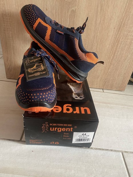 Munkavédelmi félcipő új 44 Urgent