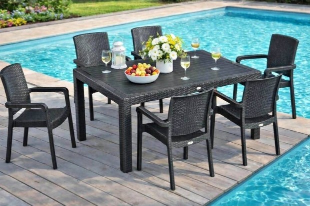 M�rattan kerti garnitura , nagy asztallal+6sz�kkel