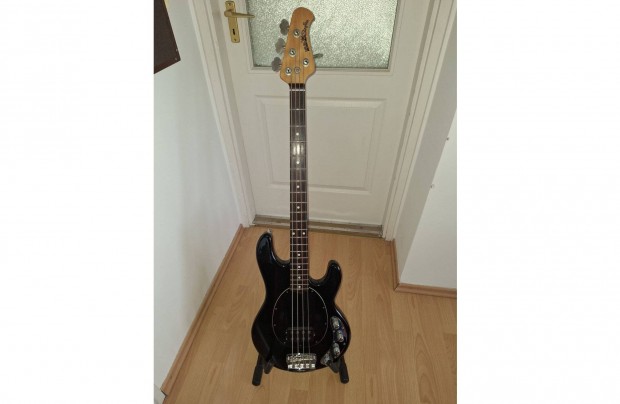 Music Man Stingray basszusgitár