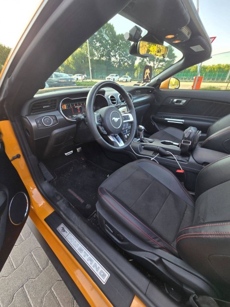 Mustag convertible