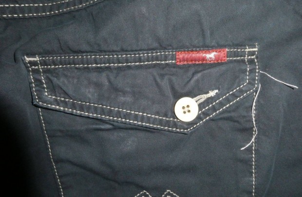 Mustang Fremont 35-ös, fekete