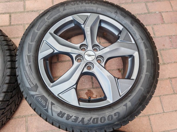 Mustang mach-e gyári 18col alufelni 225/60r18 téli