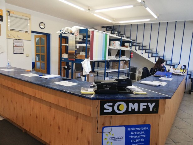 M�szaki jelleg� szak�zletbe munkat�rsat keres�nk