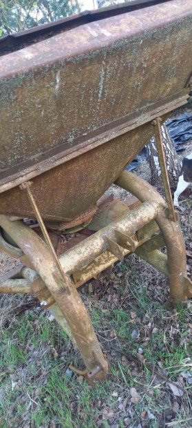 M�tr�gya sz�r� gy�ri elad�