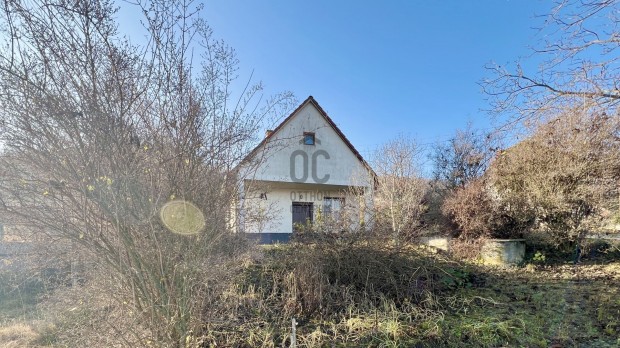 M�vel�si �g al�l kivett tanya - belter�let k�zel�ben elad� Szeksz�rdon