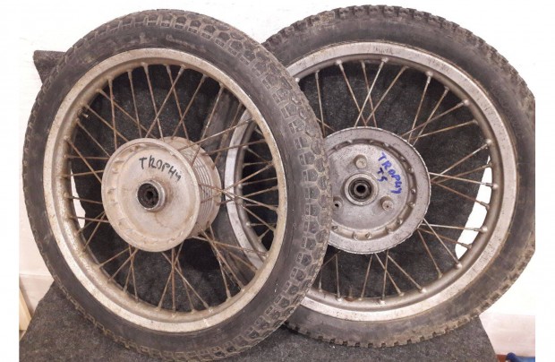 Mz Es Trophy 125 / 150 komplett első és hátsó kerék