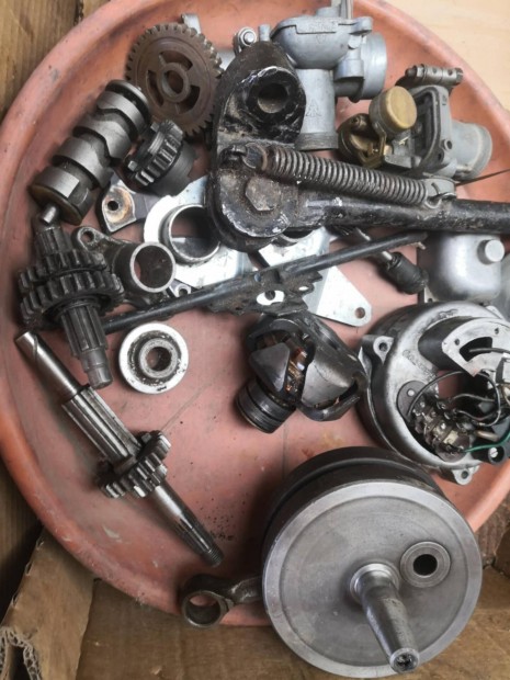 Mz Etz motor alkatrészek jó állapotban eladó