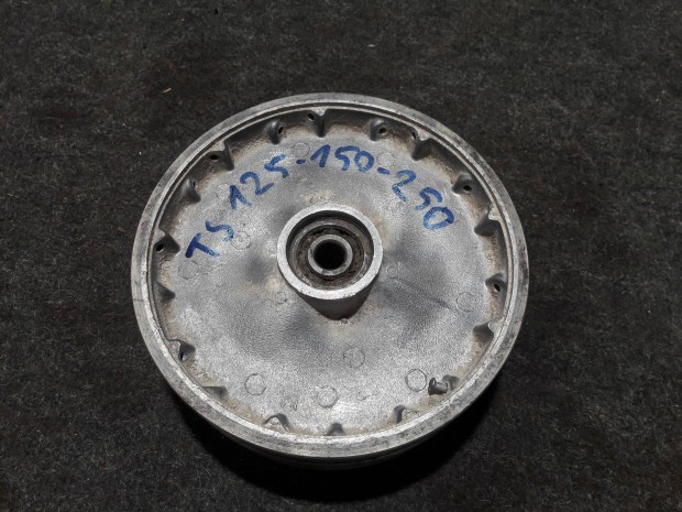 Mz TS 125 / 150 / 250 gy�ri els� ker�k agy