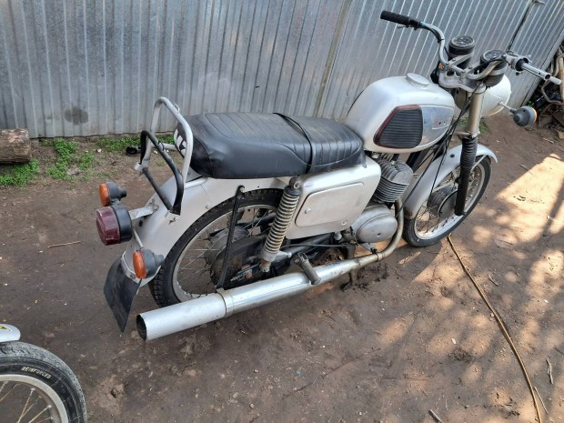 Mz Ts 125, Kom�r 3 Elad� 