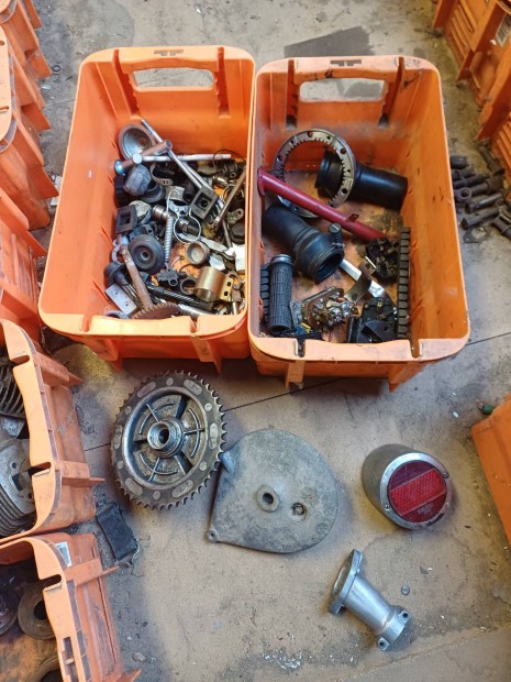 Mz motor alkatr�sz.