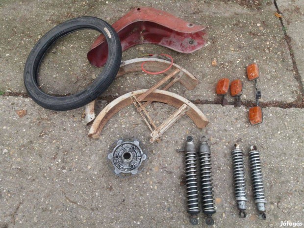 Mz ts 125/150 egy�b retro stb cuccok!