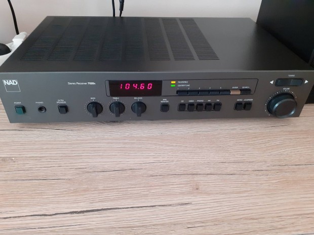 NAD 7020e sztereó erősítő receiver