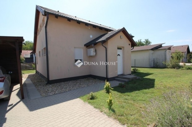 NAPELEMES,nappali+3 szob�s, DUPLA F�RD�S csal�di h�z!