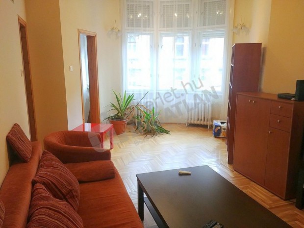 NAPF�NYES 85nm 3 szob�s ingatlan elad� a N�psz�nh�z utca els�r�sz�ben!