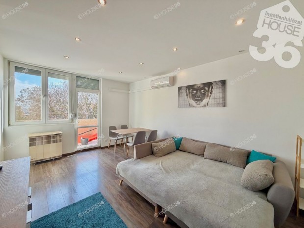 NAPF�NYES, ERK�LYES A BATTHY�NY UTC�N