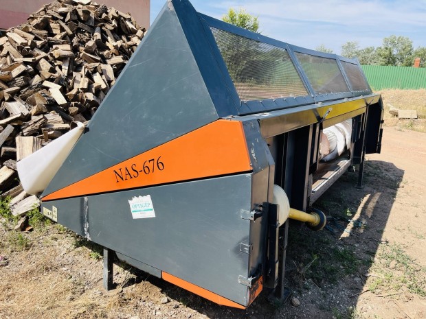 NAS 676 Napraforg vgasztal