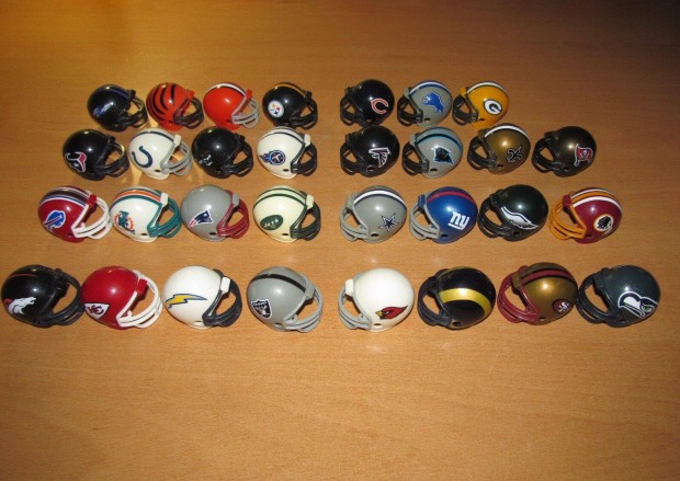 NFL 2010 szezon sisak gyjtemnye - 31 darab (Riddell)