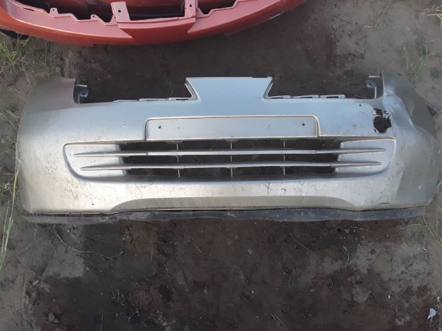 NISSAN MICRA 2003-2010 Első Lökhárító Enyhén sérült eladó