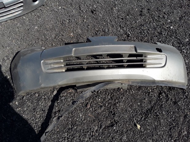 NISSAN MICRA 2003-2010 Első Lökhárító Enyhén sérült eladó