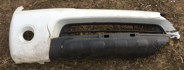 NISSAN NAVARA 1997-2004 Első Lökhárító Hiányos eladó