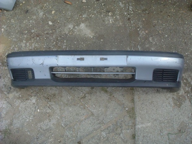 NISSAN PRIMERA P10 1997-1999 Első Lökhárító Enyhén sérült eladó