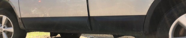NISSAN QASHQAI JOBB OLDALI KÜSZÖB eladó