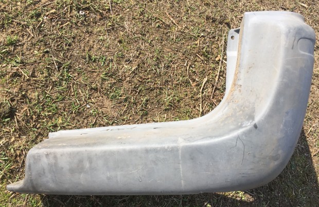 NISSAN VANETTE 1999-2011 Első Lökhárító Enyhén sérült eladó