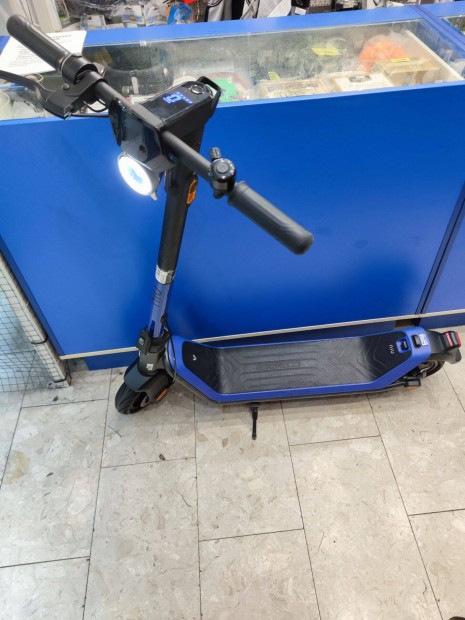 NIU Kqi3 Sport 350W 48V elektromos roller! 294 km-t futott!
