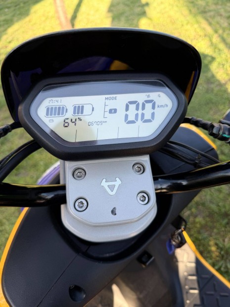 NIU Nqi Cargo elektromos robog�