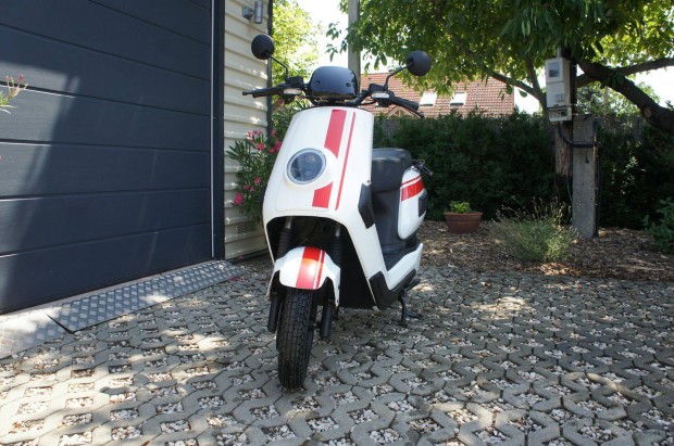 NIU Nqi Sport elektromos robogó dupla akksi nagyon szép